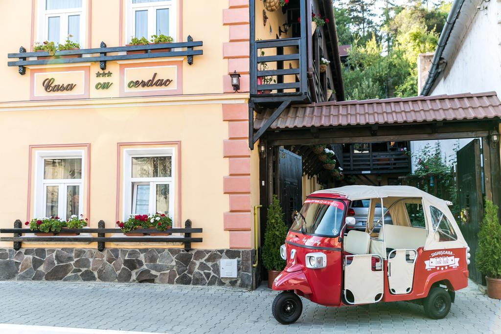 Готель Casa Cu Cerdac Сігішоара Екстер'єр фото